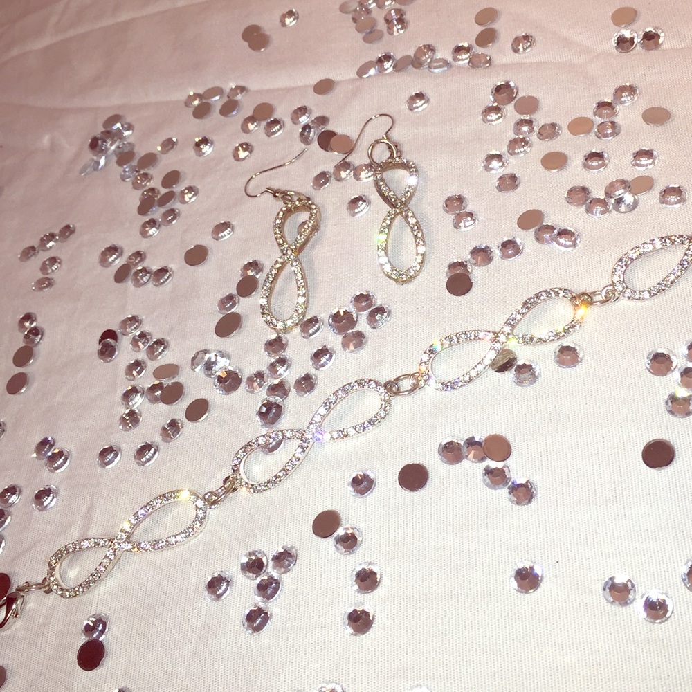 Infinity earring and bracelet set